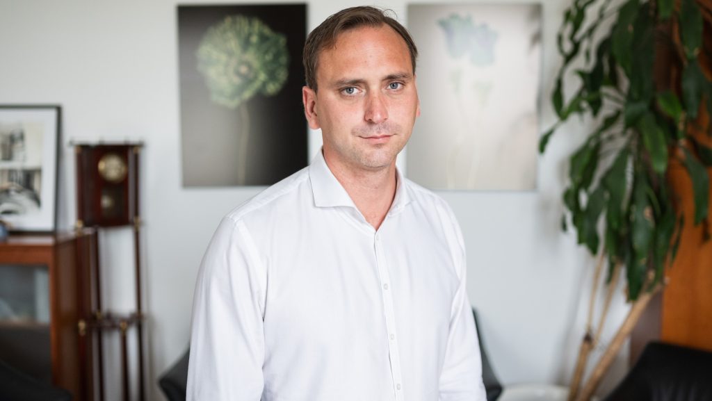 Szeméthelyzet: Ha kell, hókotrót bérelne a BKM-től Őrsi Gergely és menne egy kanyart a MOHU Budapest kukásautói előtt megnyugtatásként