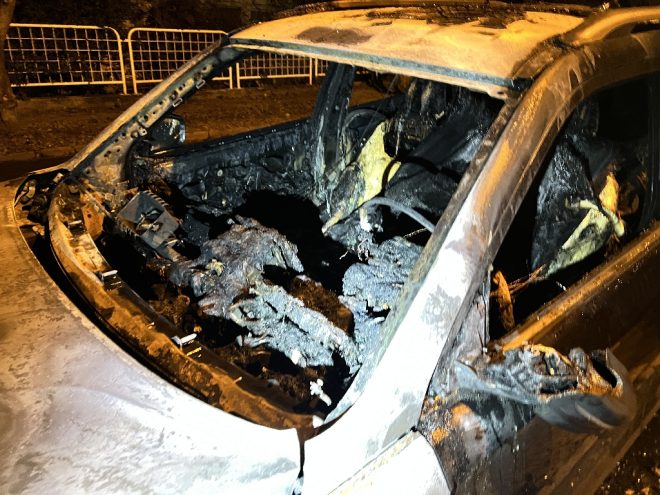 A benzines kannán felejtett címke buktatta le a nőt, aki bosszúból felgyújtotta az exe kocsiját Budán 1