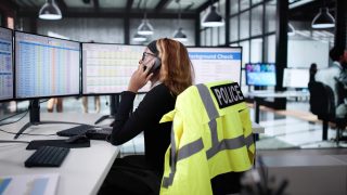 Rendörségi segélyhívó.