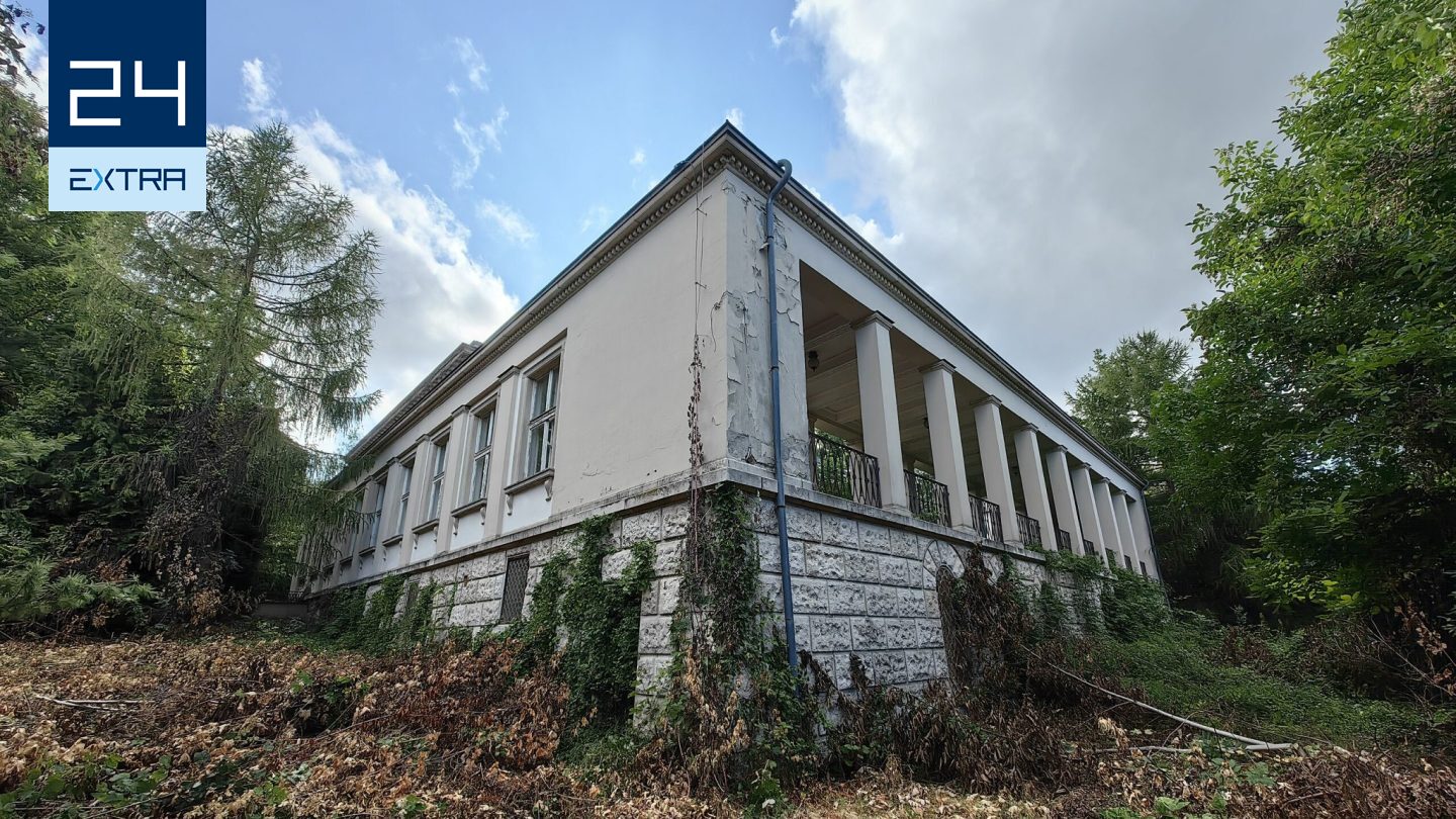 Megválna az állam a nemrég felújított köztársasági elnöki rezidenciát is magában foglaló villaparktól