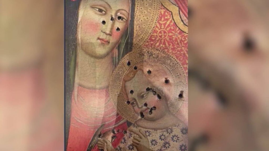 Megbírságoltak egy svájci politikust, mert céltáblaként használt egy Jézust és Máriát ábrázoló képet