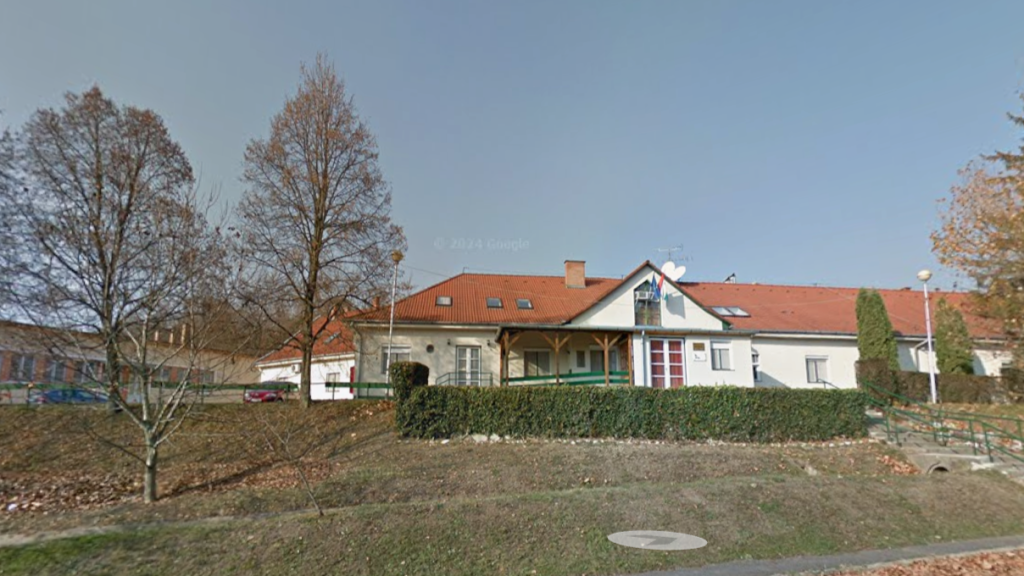 Kollektív felállással fenyegetett egy egri idősotthon személyzete, ha leváltják a vezetőjüket