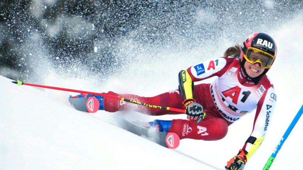 Tört és szakadt a jobb lába, brutális esés miatt elszálltak az osztrák síző olimpiai álmai