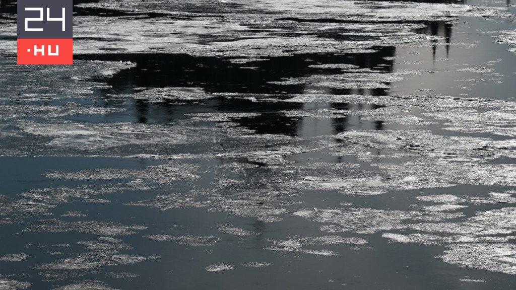 Jégzajlás miatt hajózási zárlatot rendeltek el a Dunán