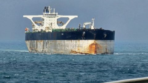 A képen a lefoglalt orosz tankerhajó látható.