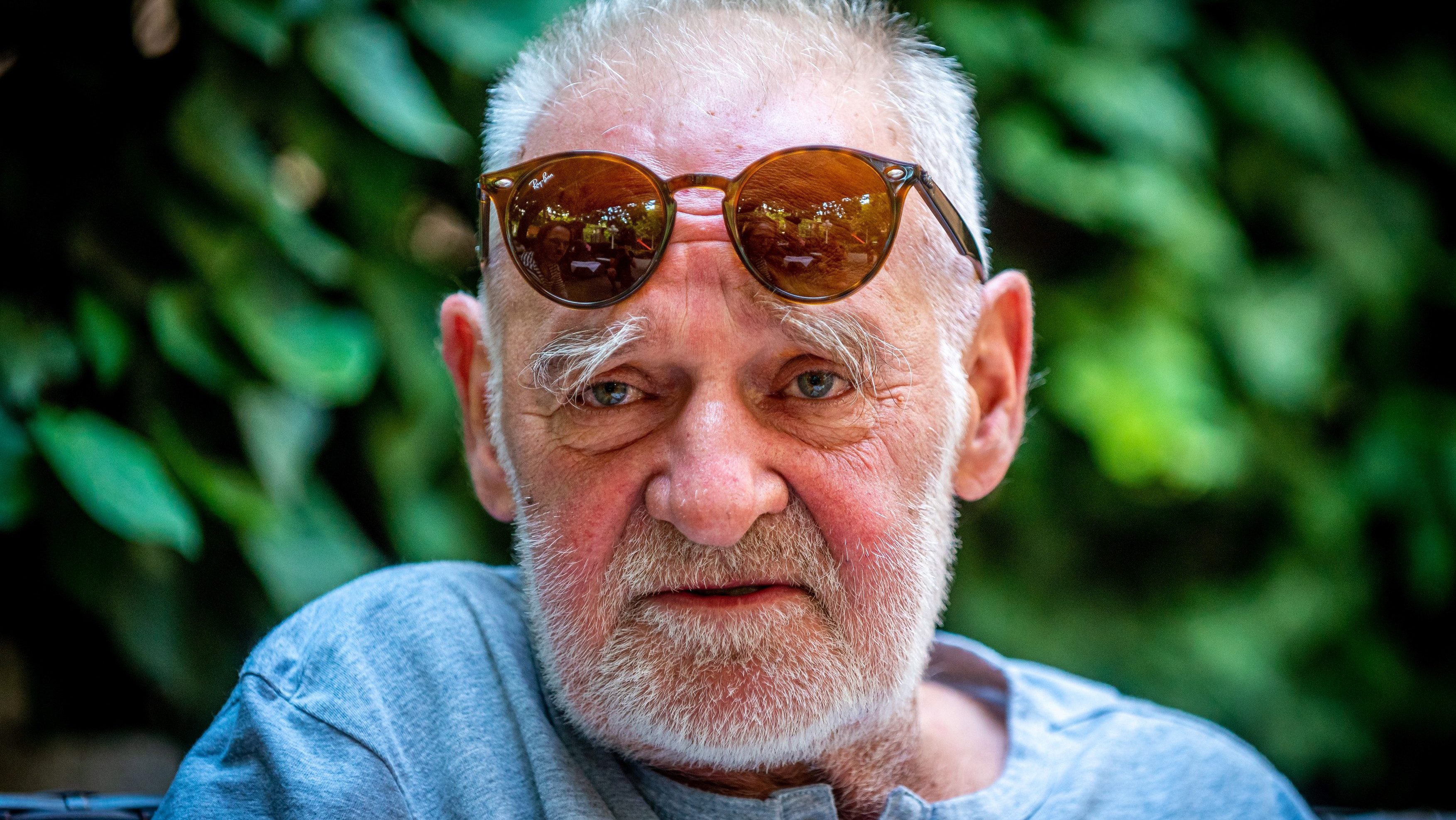 Tarr Béla filmrendezőtől búcsúznak a pályatársak.