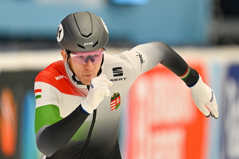 Tiborcz Dániel az 1000 méteres versenyszám vigaszági futamában a rövidpályás gyorskorcsolya Európa-bajnokságon a hollandiai Tilburgban 2026. január 18-án.