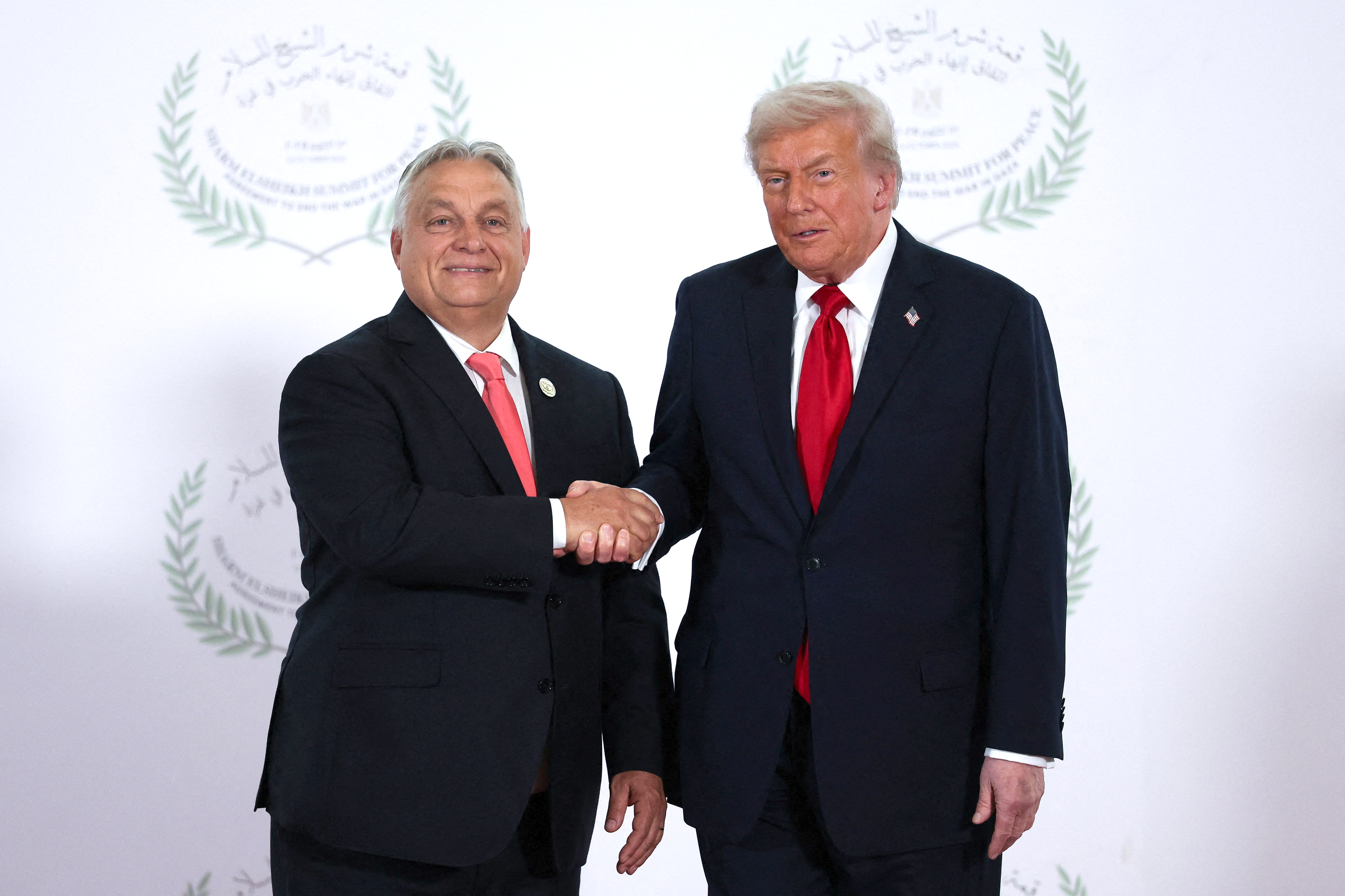 Orbán Viktor és Donald Trump az egyipotmi békecsúcson, ahol aláírták a gázai tűzszüneti megállapodást 2025 októberében.
