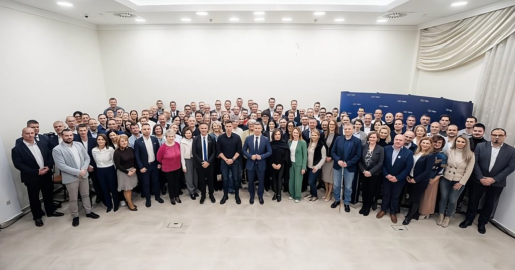 Magyar Péter odaszúrt egyet a Fidesznek a párt kongresszusa előtt