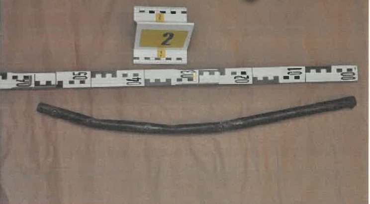 Vasrúddal verték, megszurkálták, kutyalánccal kikötözték és szexuálisan bántalmazták a hajléktalanokat