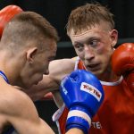 Debrecen, 2025. március 14. Veres Roland (pirosban) és Kovács Kruzító a 69. Bocskai István nemzetközi ökölvívó emlékverseny férfi 60 kilogrammos súlycsoportjának elődöntőjében a debreceni Oláh Gábor utcai sportcsarnokban 2025. március 14-én.