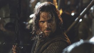 Viggo Mortensen, mint Aragorn A Gyűrűk Ura egyik jelenetében