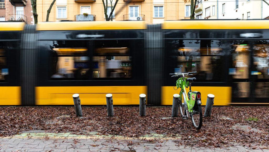 Gázolt a villamos a Móricz Zsigmond körtérnél