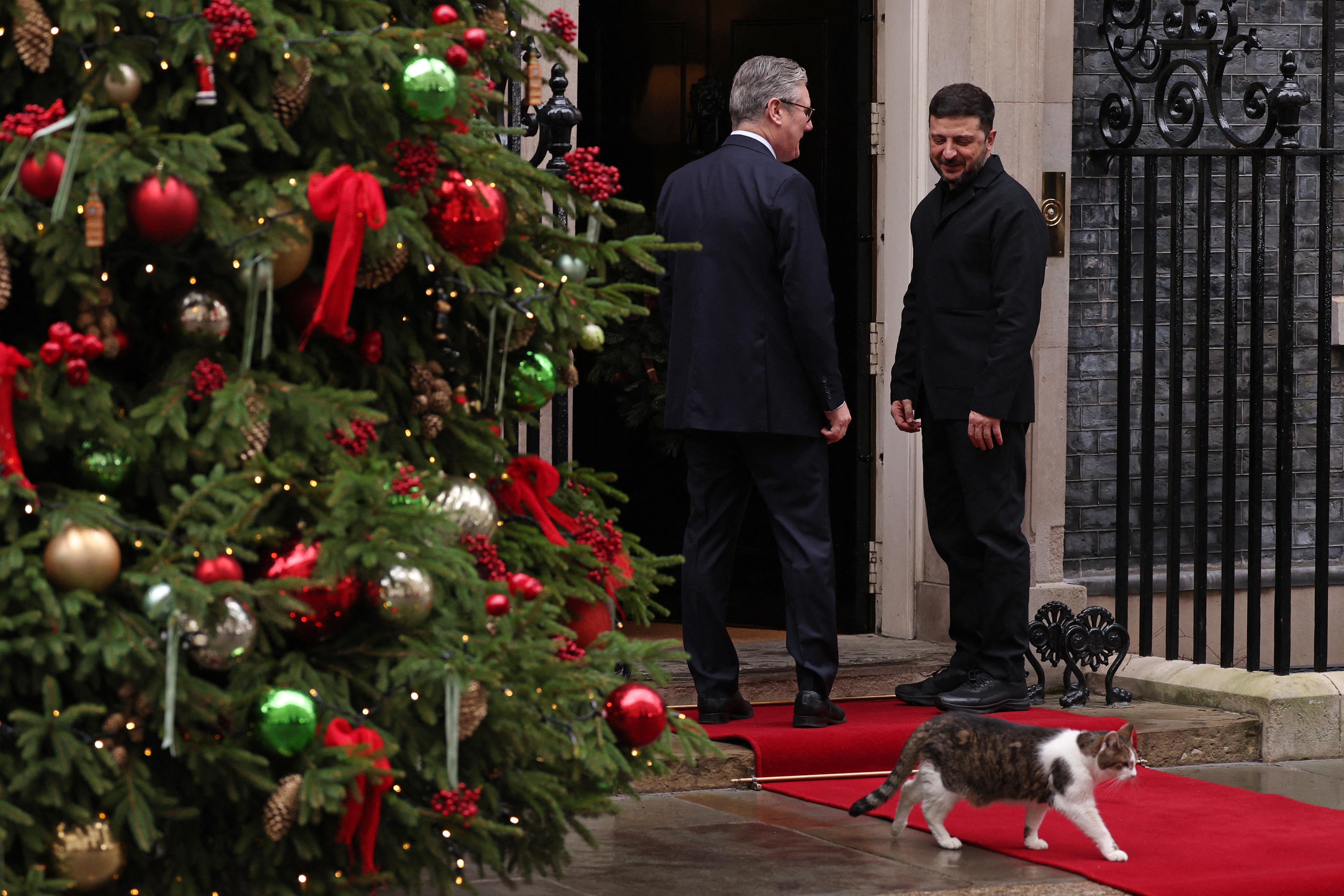 Larry macska, Keir Starmer, Volodimir Zelenszkij