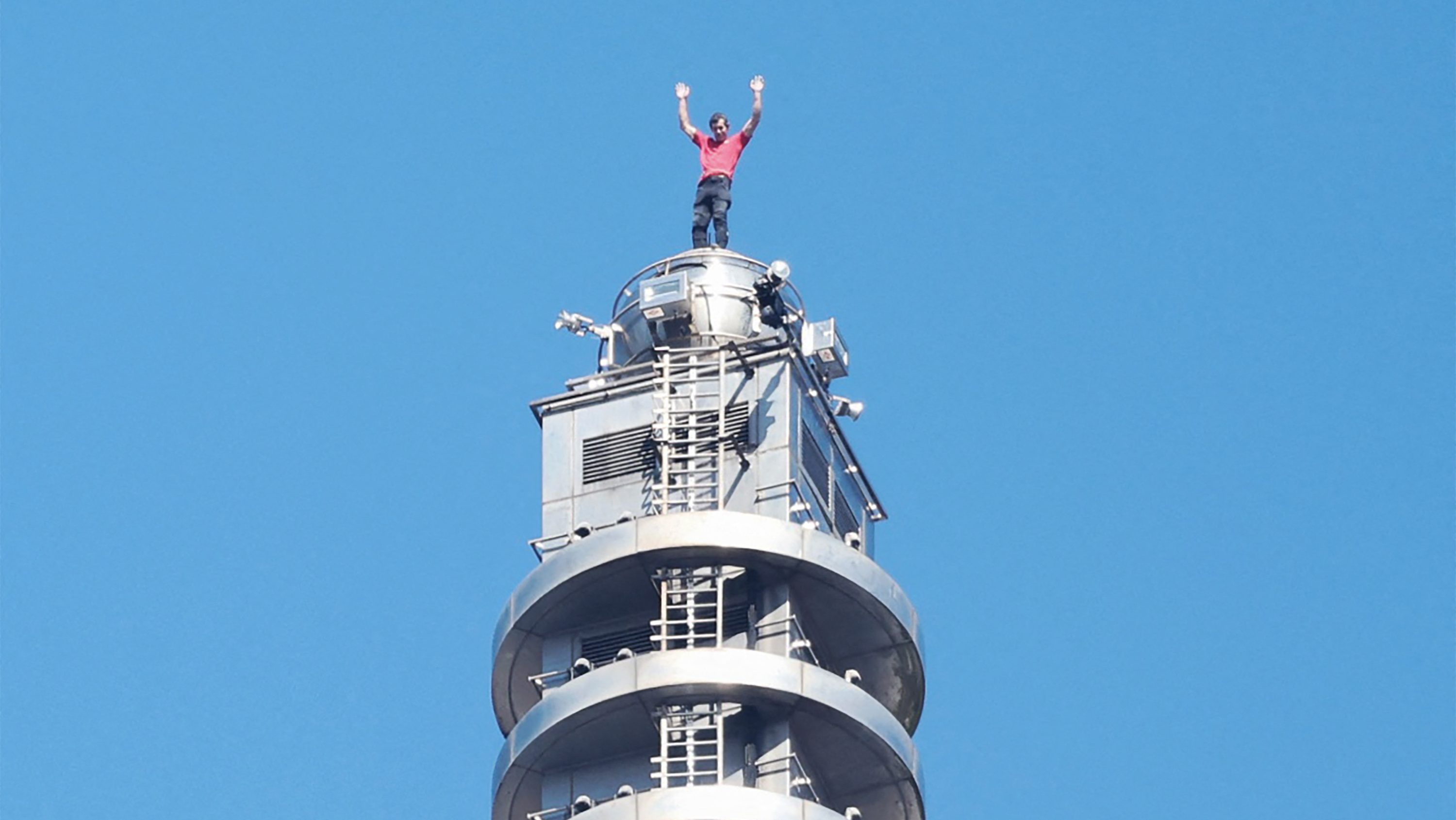 Alex Honnold a Taipei 101 tetején.