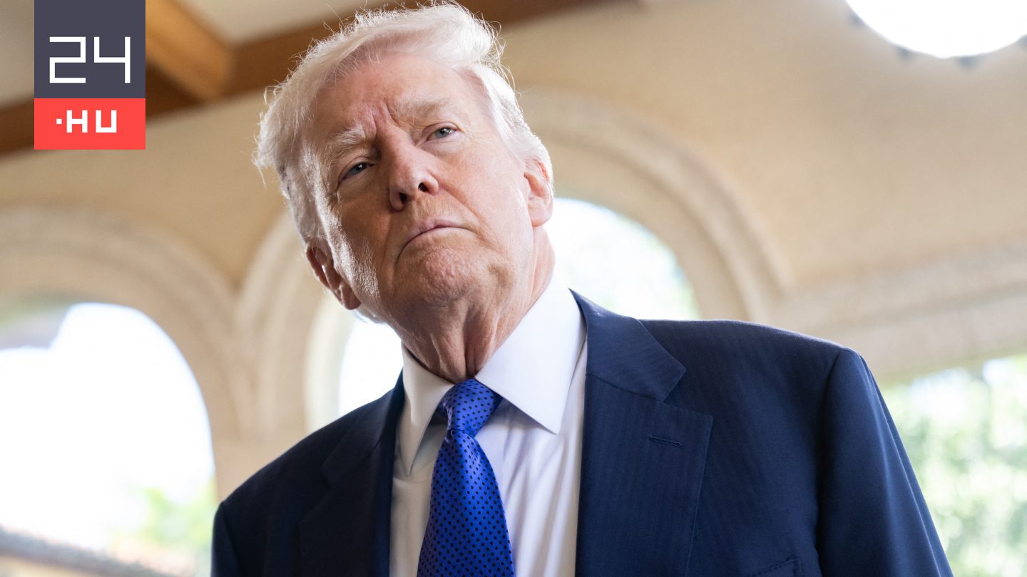 Trumpot felbosszantotta a Grammy, perrel fenyegeti a vele és Epsteinnel viccelődő műsorvezetőt