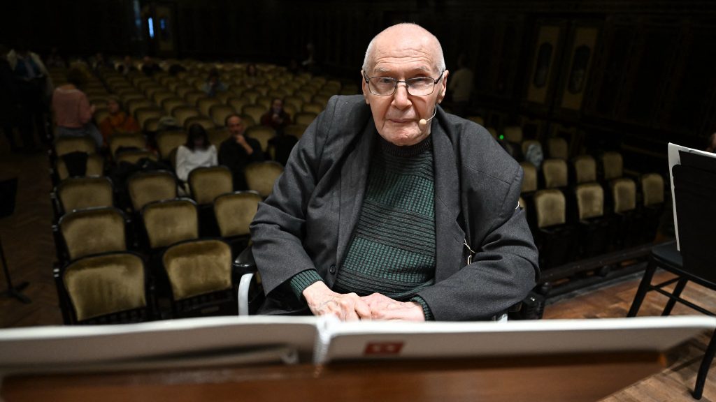 A százéves Kurtág György korai kéziratára bukkantak Kecskeméten