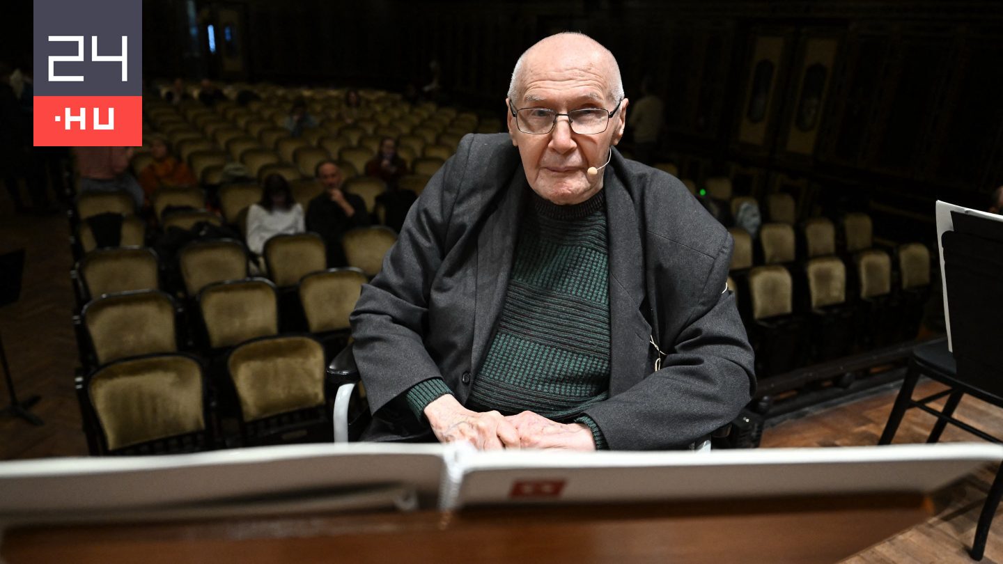 A százéves Kurtág György korai kéziratára bukkantak Kecskeméten