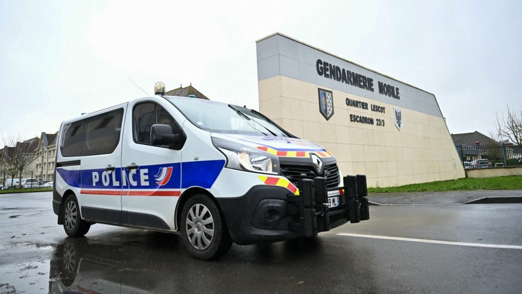 Egy idős francia férfi több tucatnyi kiskorúval követett el erőszakot és megölte a saját anyját