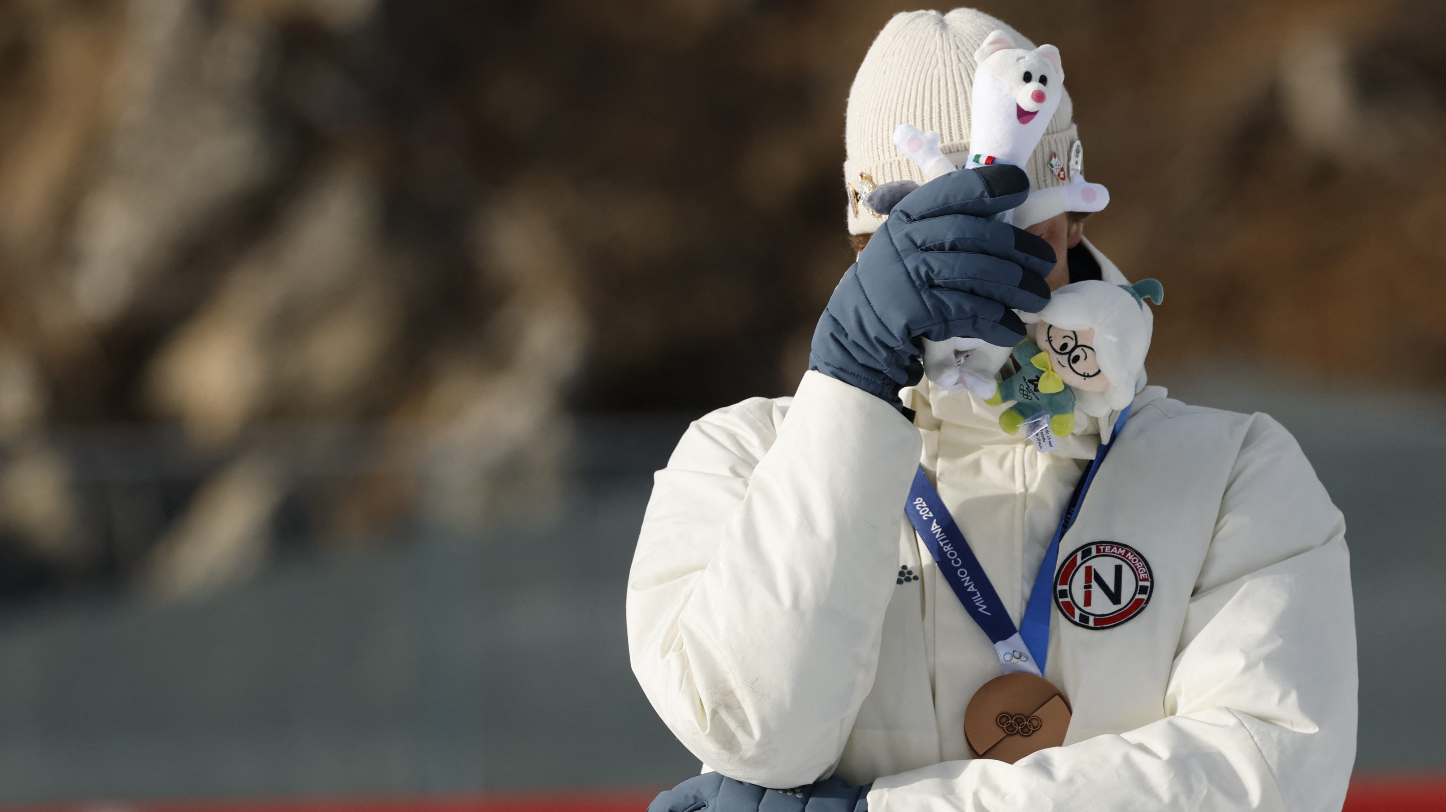 Sturla Holm Laegreid a bronzérem átadása után.