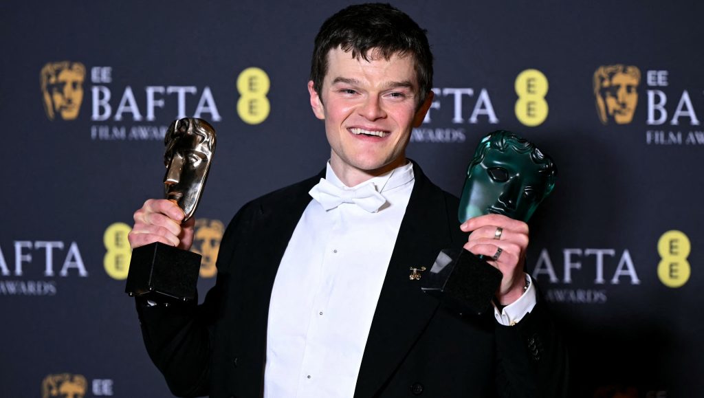 Trágár bekiabálásoktól volt hangos az idei BAFTA, a műsorvezető megértést kért a Tourette-szindrómás aktivistának