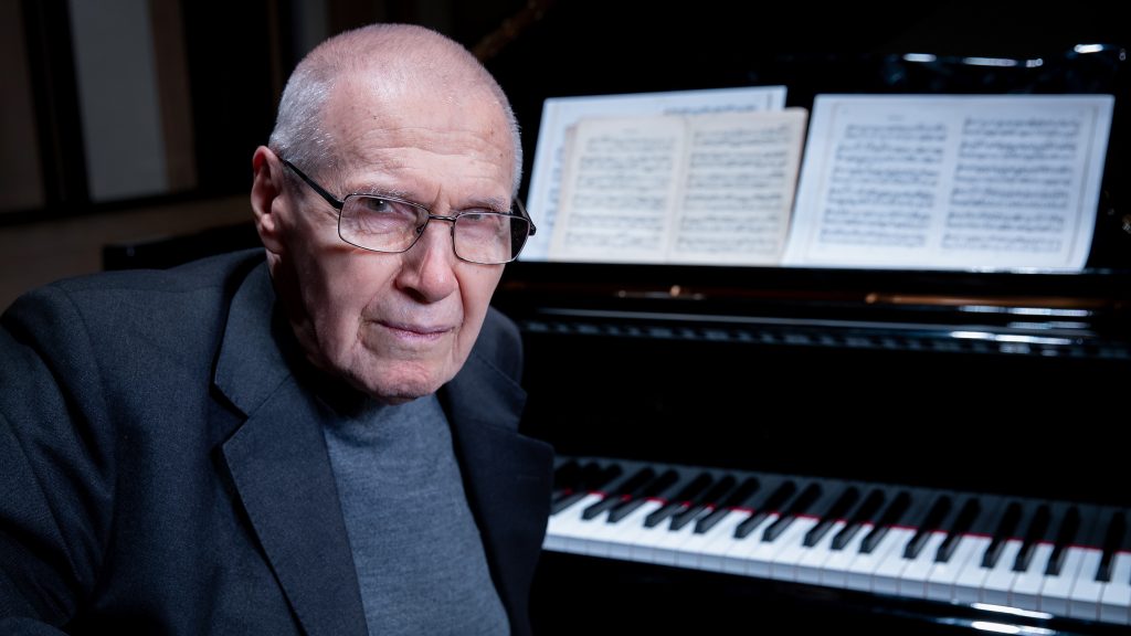 A zeneszerző, aki a szemünk előtt vált élő legendává – 100 éves lett Kurtág György