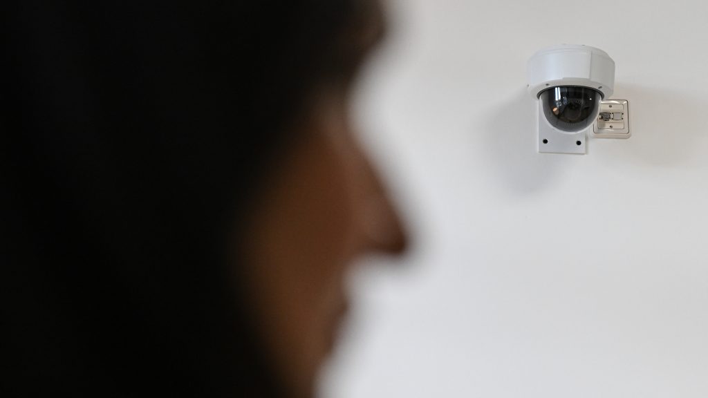 „Meg kell tanulni hallgatni és a csöndet kezelni” – így néz ki a kiskorú gyermekek kihallgatása a gyakorlatban