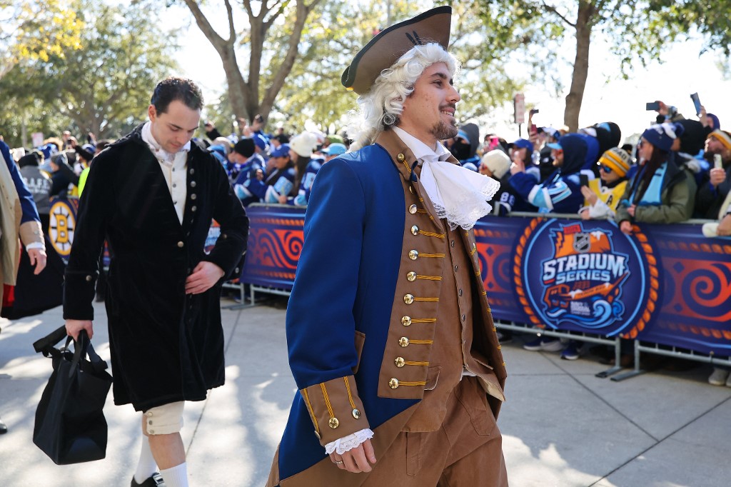 NHL szabadtéri meccs Tampa Bay Boston kapusbunyó