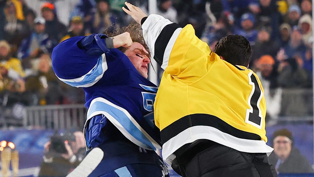 Történelmi fordítás és kapusbunyó a szabadtéri hokimeccsen