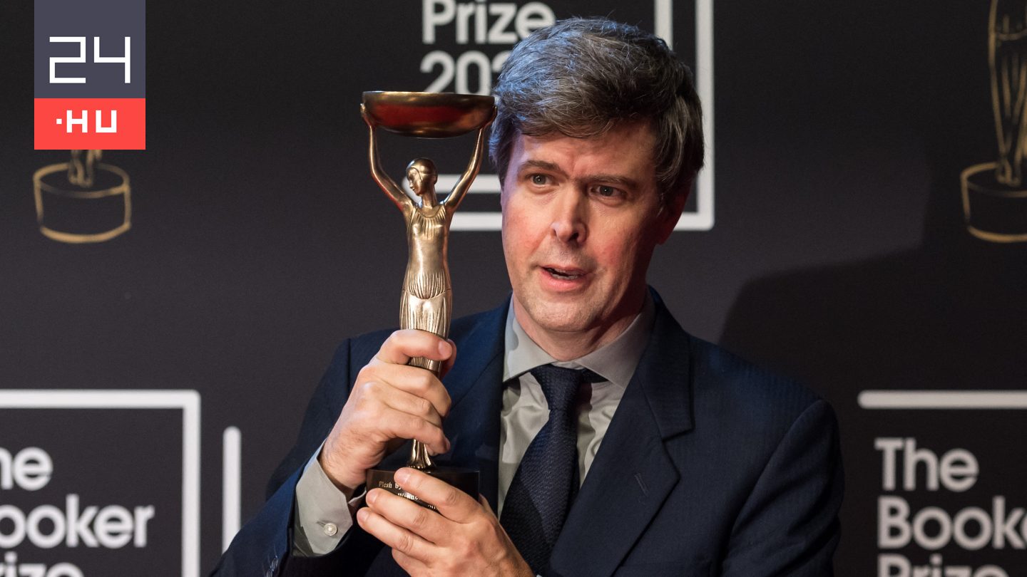 A Booker-díjas David Szalay nyitja idén az Ünnepi Könyvhetet