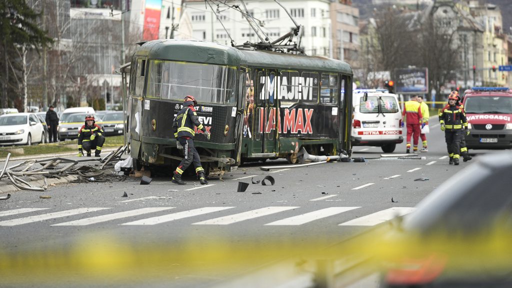 Kisiklott egy villamos Szarajevóban