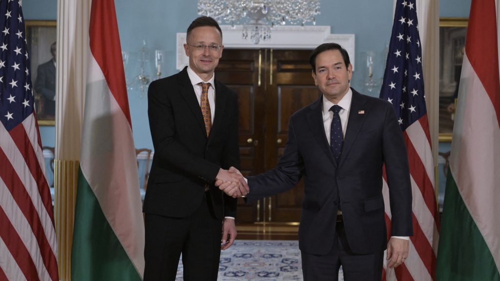 Orbánék az ukrajnai békéről és a magyar-amerikai kapcsolatokról egyeztetnek Trump külügyminiszterével Budapesten
