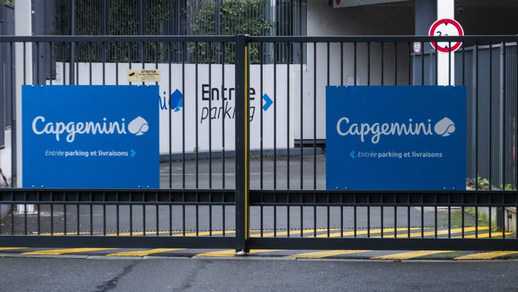 Sokkolta a francia céget, hogy az ICE az ő eszközükkel vadászik a bevándorlókra