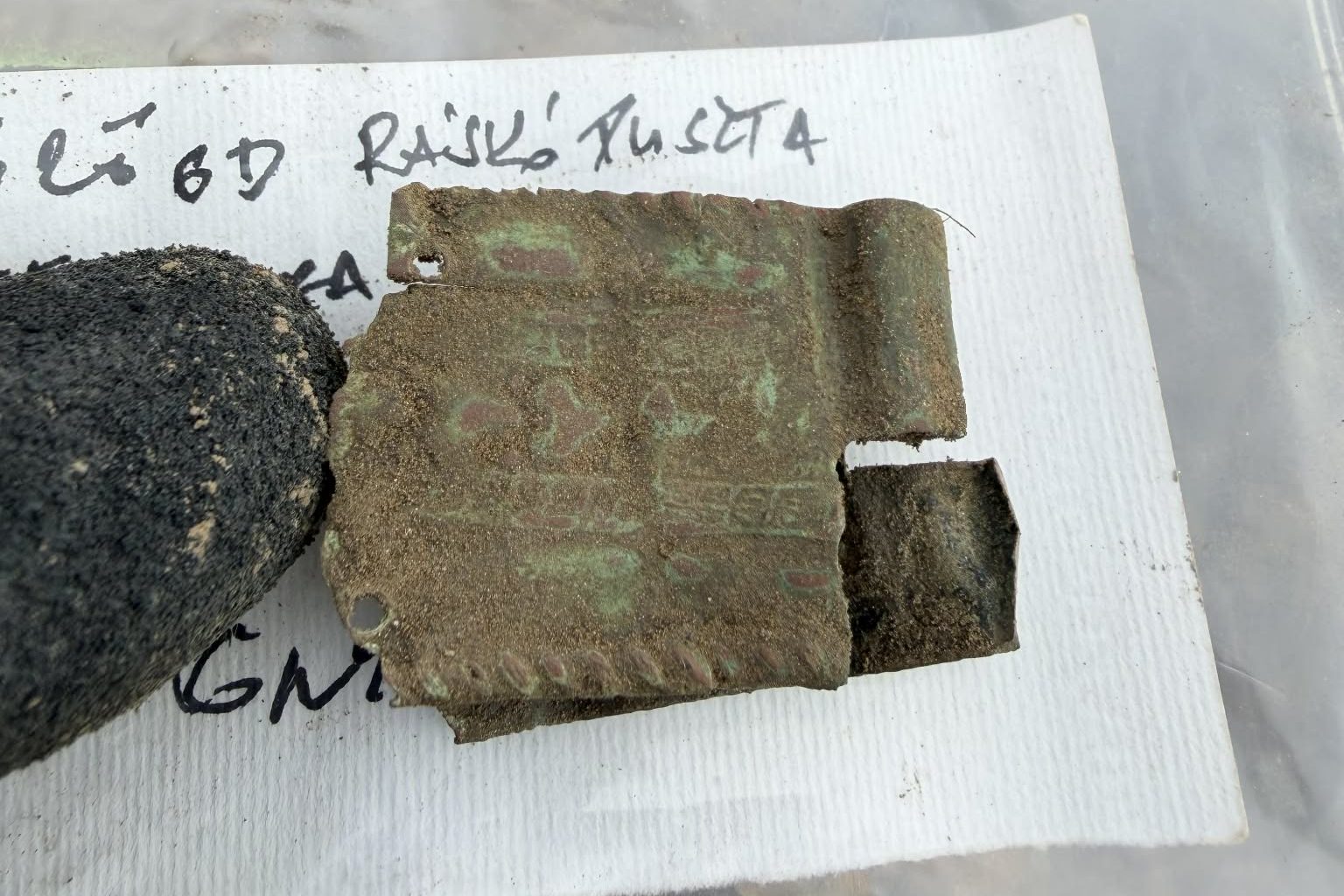 15. század szíjszorító lemez.