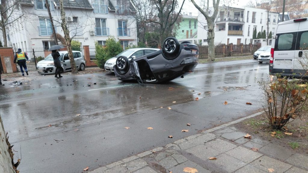 Rosszul lett vezetés közben és karambolozott a Szegedhez visszatérő kéziedző