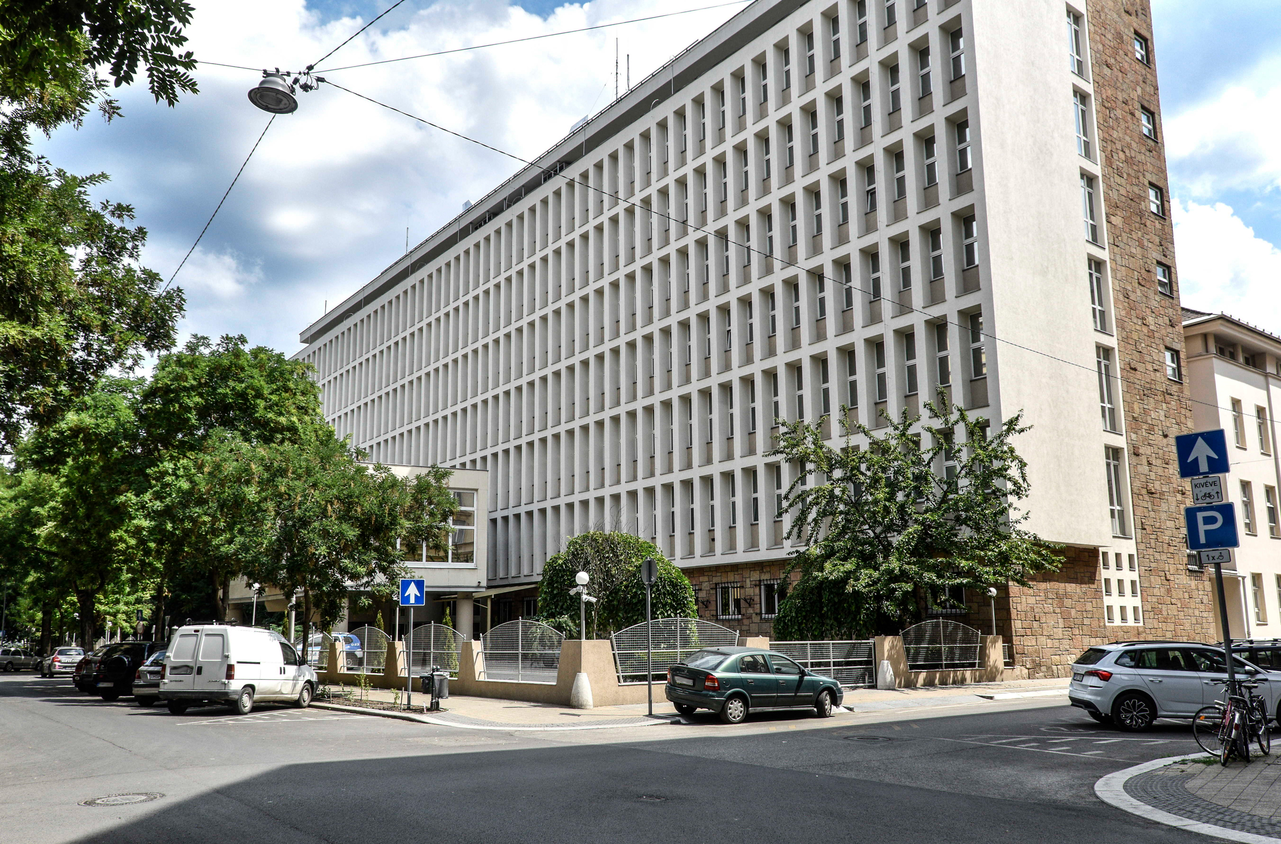 Nem vizsgálja Péterfalvi Attila hivatala, hogyan kerülhettek a kormányhoz a gyöngyösi tüntetők adatai 2