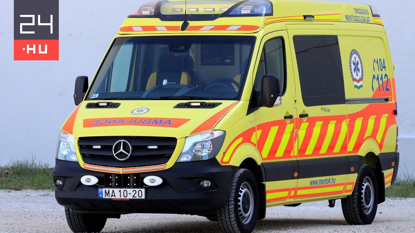 Diák öngyilkossági szándékát jelezte, mentőt hívtak.