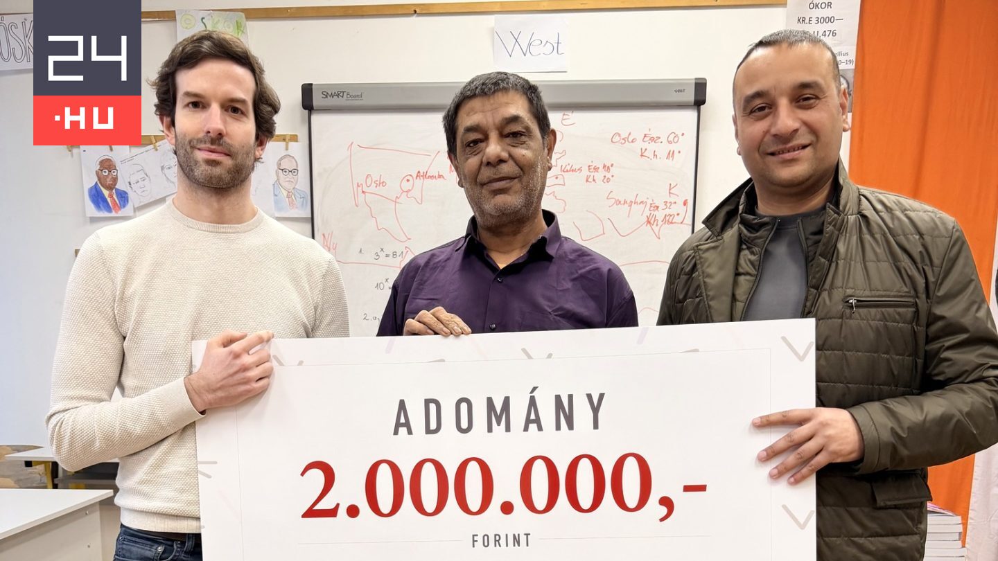 Kétmillióért kelt el árverésen a Lázár János fejét formáló vécékefe