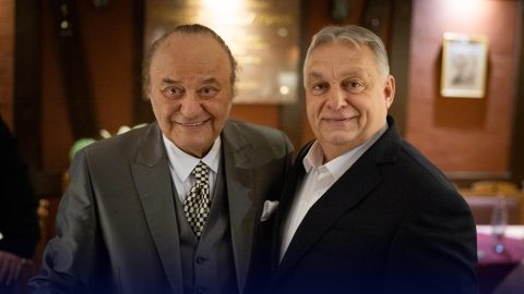 Korda György és Orbán Viktor az Ulti DPK első gyűlésén.