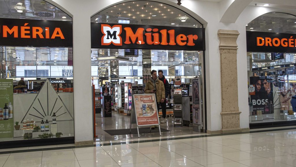 Szennyezett csecsemőtápszert hív vissza az egyik magyarországi áruházlánc