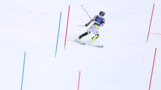 Atle Lie mcGrath reakciója, miután kiesett a műlesiklók versenyében a téli olimpián.