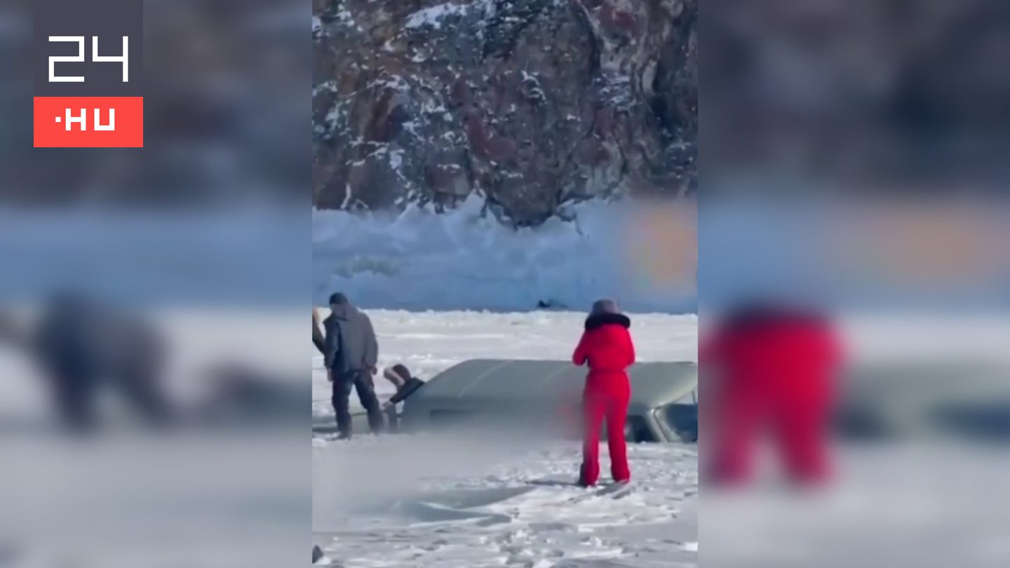 Videón a Bajkál-tóba süllyedt UAZ