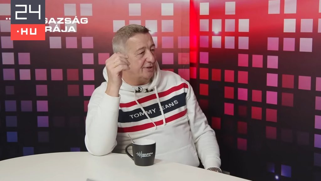 Bayer Zsolt a Gyöngyösön tüntető cigányokról: Mennyivel jobb lett volna nekik is meg a világnak is, ha bűnözés helyett szart pucolnak a vonaton