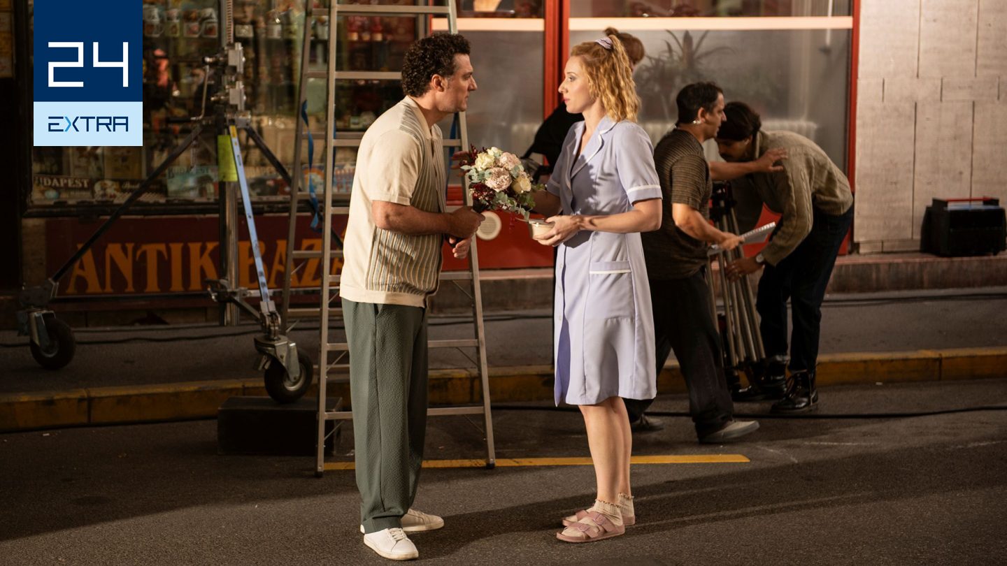 Gyorsan beránt a cukormázba vont 90-es évek, de a Beléd estem sorra hagyja ki a ziccereket