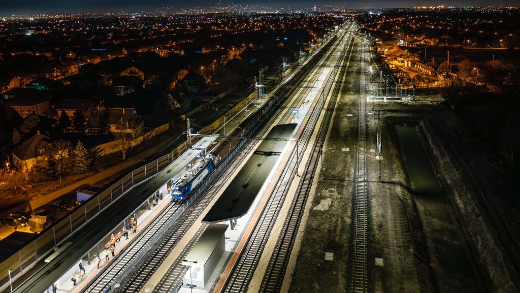 Hajnalban megindult a teherforgalom a Budapest—Belgrád vasútvonalon