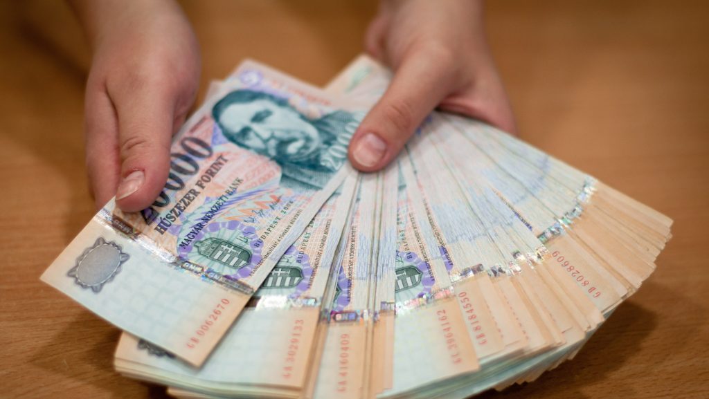 Kiszámolták, mennyi lehet a magyar csúcsnyugdíj most