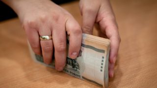 A cégek nem úszhatják meg a bértranszparencia bevezetését, régi bérfeszültségek kerülhetnek felszínre.