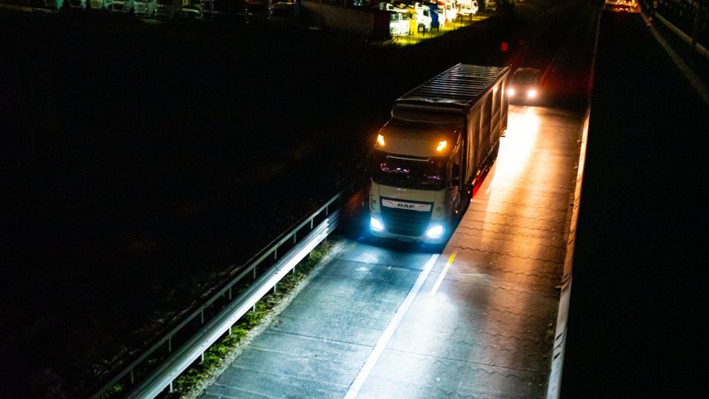 Kamionok ütköztek az M0-áson