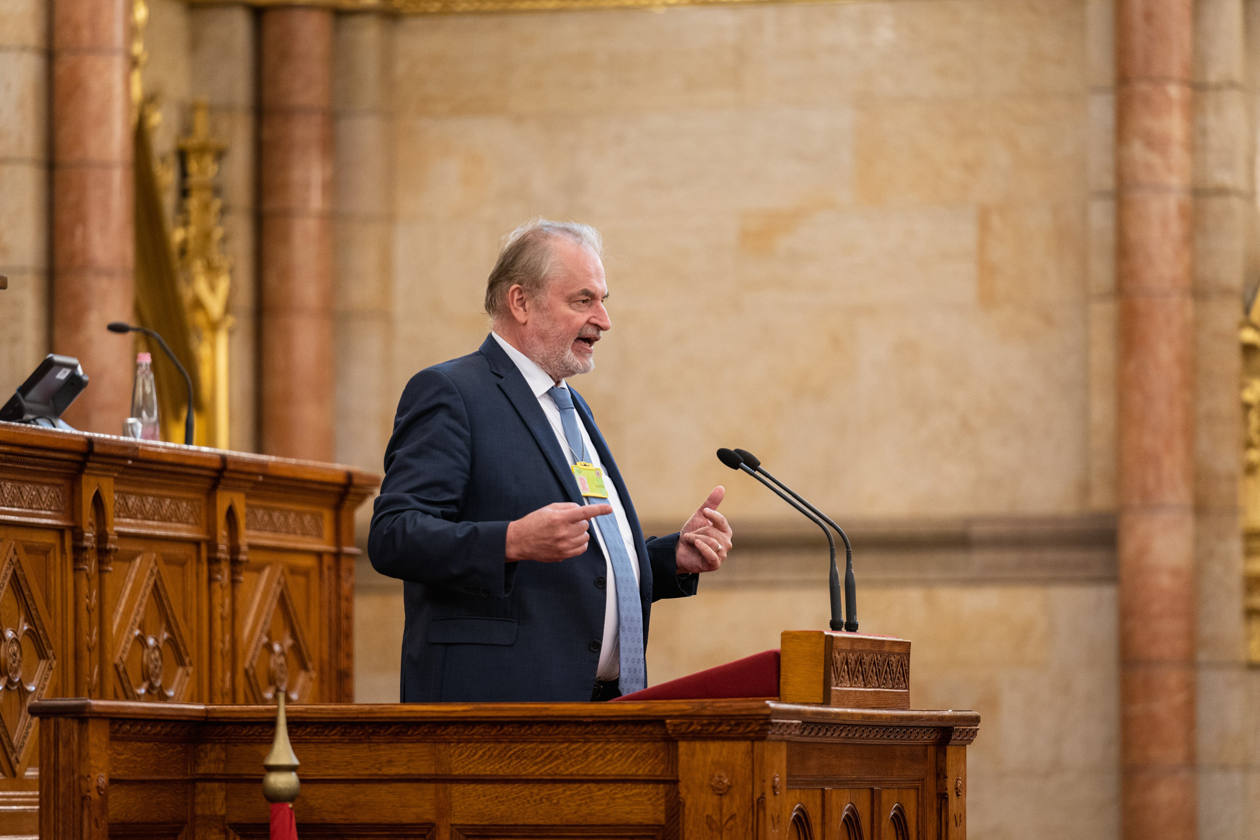„Ha ezt meglépik, szobrot emelek Magyar Péternek” – szakértőkkel elemeztük a Tisza nyugdíjvállalásait 4