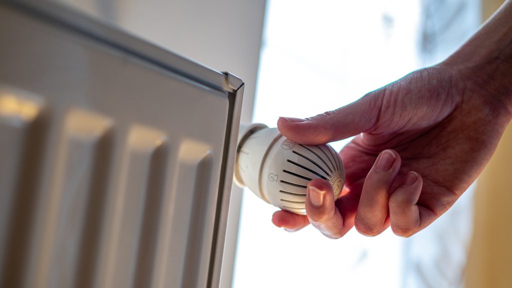 Részben a benzinkutakkal fizettetnék meg a rezsistop költségét, emiatt drágulhat az üzemanyag a közeljövőben.